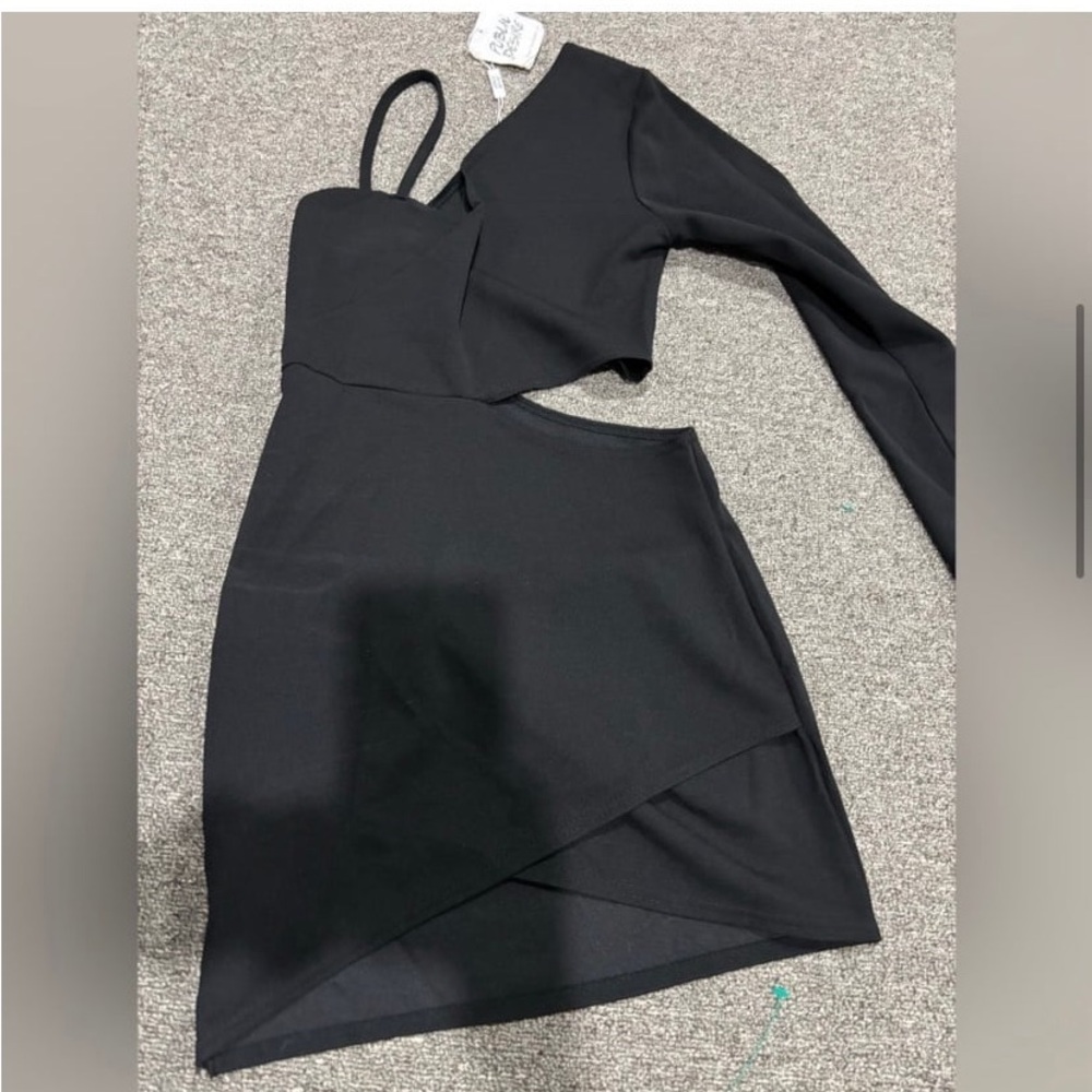 Public Desire Sexy wrap mini dress one sleeve shoulder baring in black small NWT